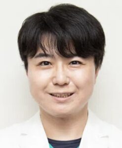 共立美容外科新妻医師