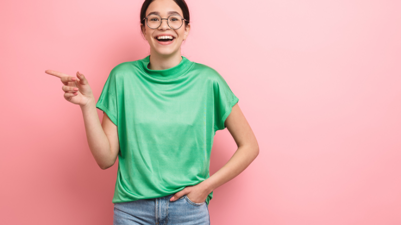 ポイント ジェスチャー 女性